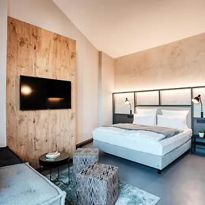 4* Aparthotel Cloud No7 Lofts