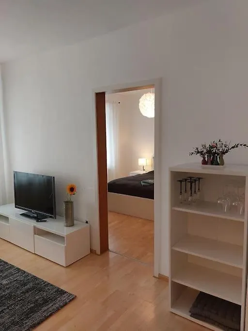 Top In Stuttgart - Der Wasserbergweg 0*,